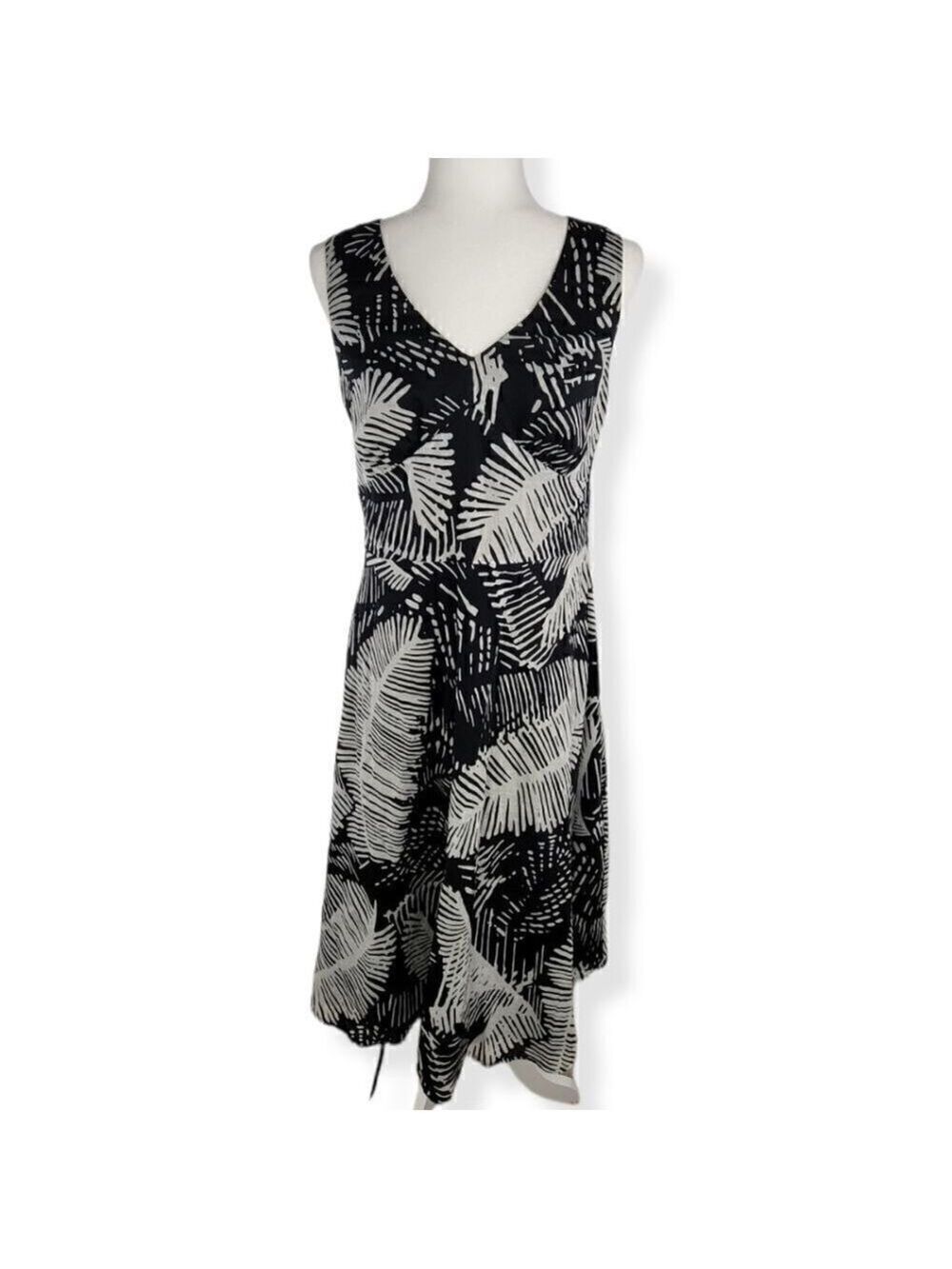 Jones New York  Black pattern V-neck sleeveless dress size 10